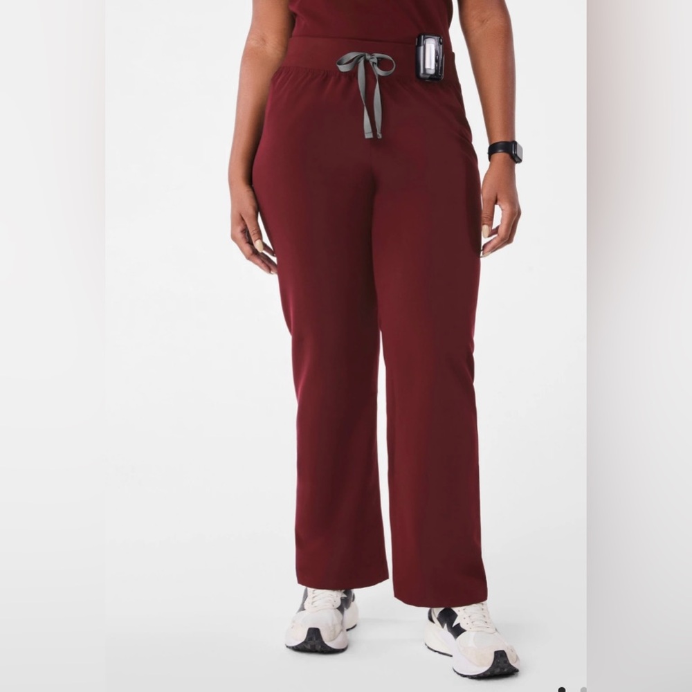 FIGS High Waisted Livingston Basic Scrub Pants XL/P